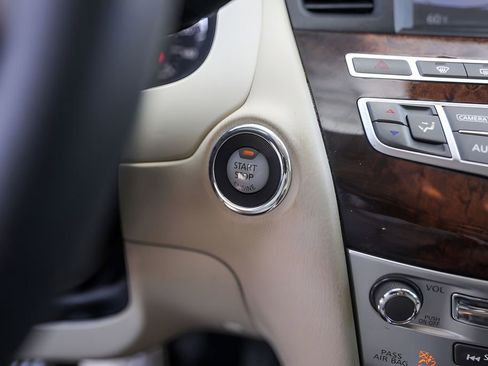 Used 2020 INFINITI QX60 Luxe w/ Sensory Package FWD image 19