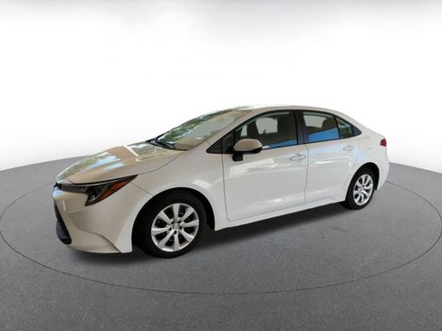 Used 2025 Toyota Corolla LE image 8