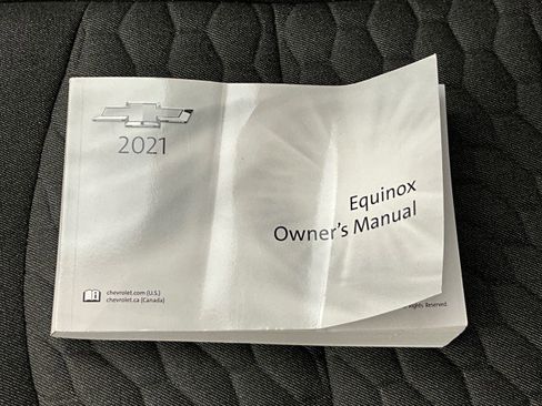 Used 2021 Chevrolet Equinox LT image 36