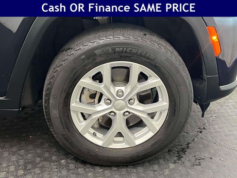 Used 2023 Jeep Grand Cherokee L Limited AWD/4WD image 10