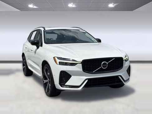 Certified 2023 Volvo XC60 B5 Ultimate w/ Climate Package FWD image 7