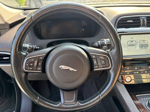 Used 2017 Jaguar F-PACE Prestige AWD/4WD image 15