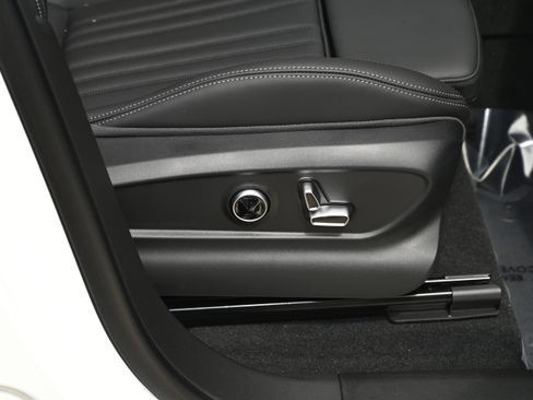 New 2025 Maserati Grecale GT image 54