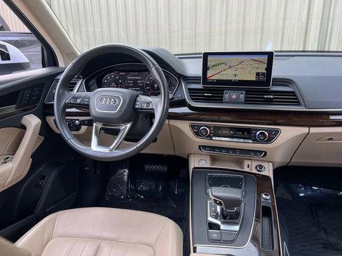 Used 2019 Audi Q5 Prestige w/ Prestige Package image 16