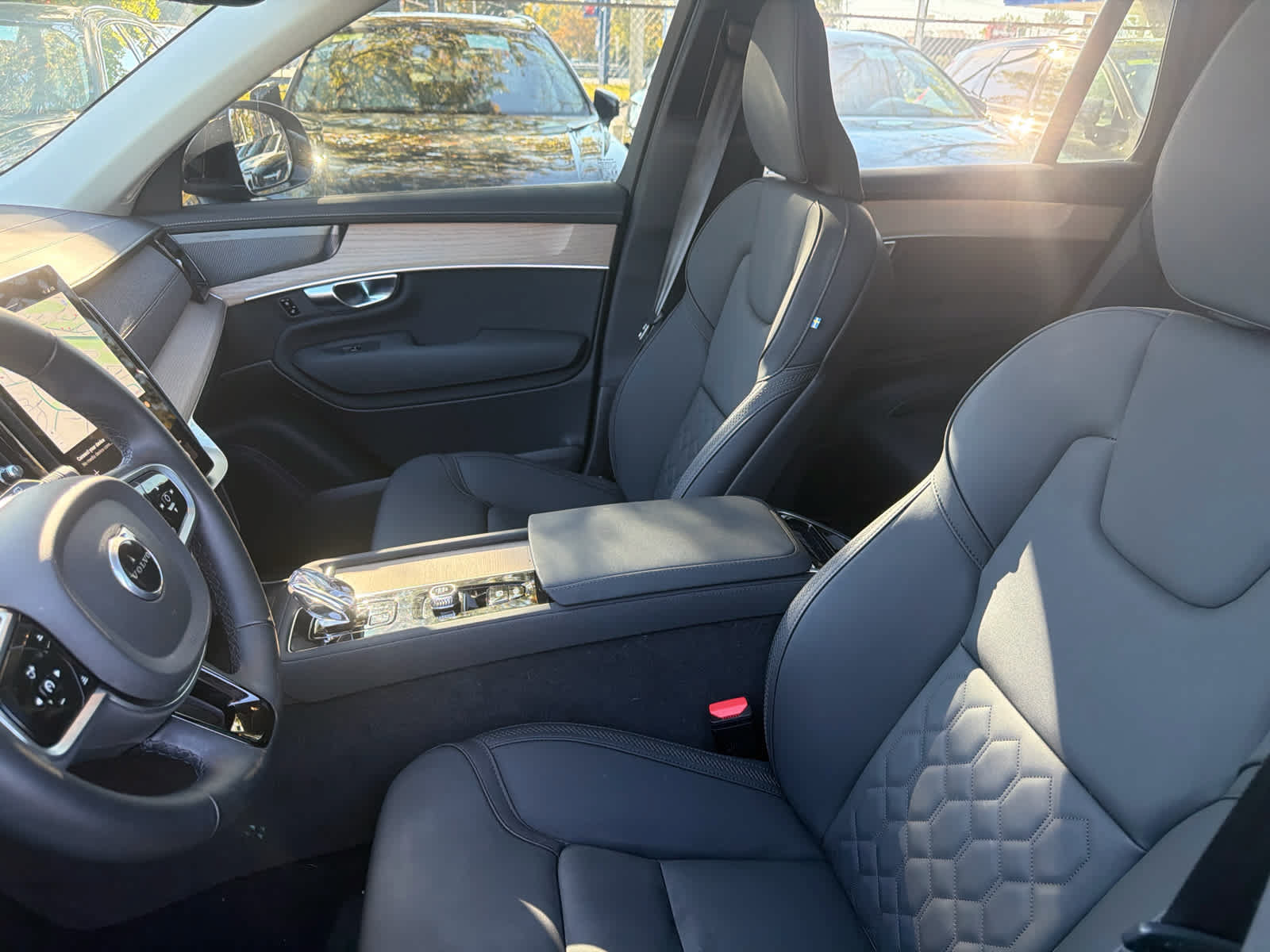Certified 2025 Volvo XC90 B5 Plus AWD/4WD image 12