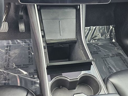 Used 2021 Tesla Model Y Long Range image 26