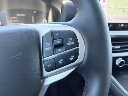 Certified 2026 Ford Explorer Active AWD/4WD image 20