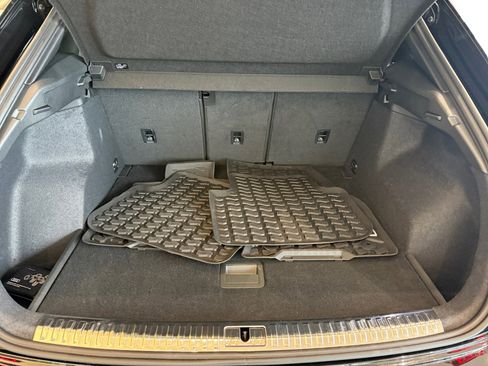 Certified 2025 Audi Q3 2.0T Premium Plus w/ Premium Plus Package image 17