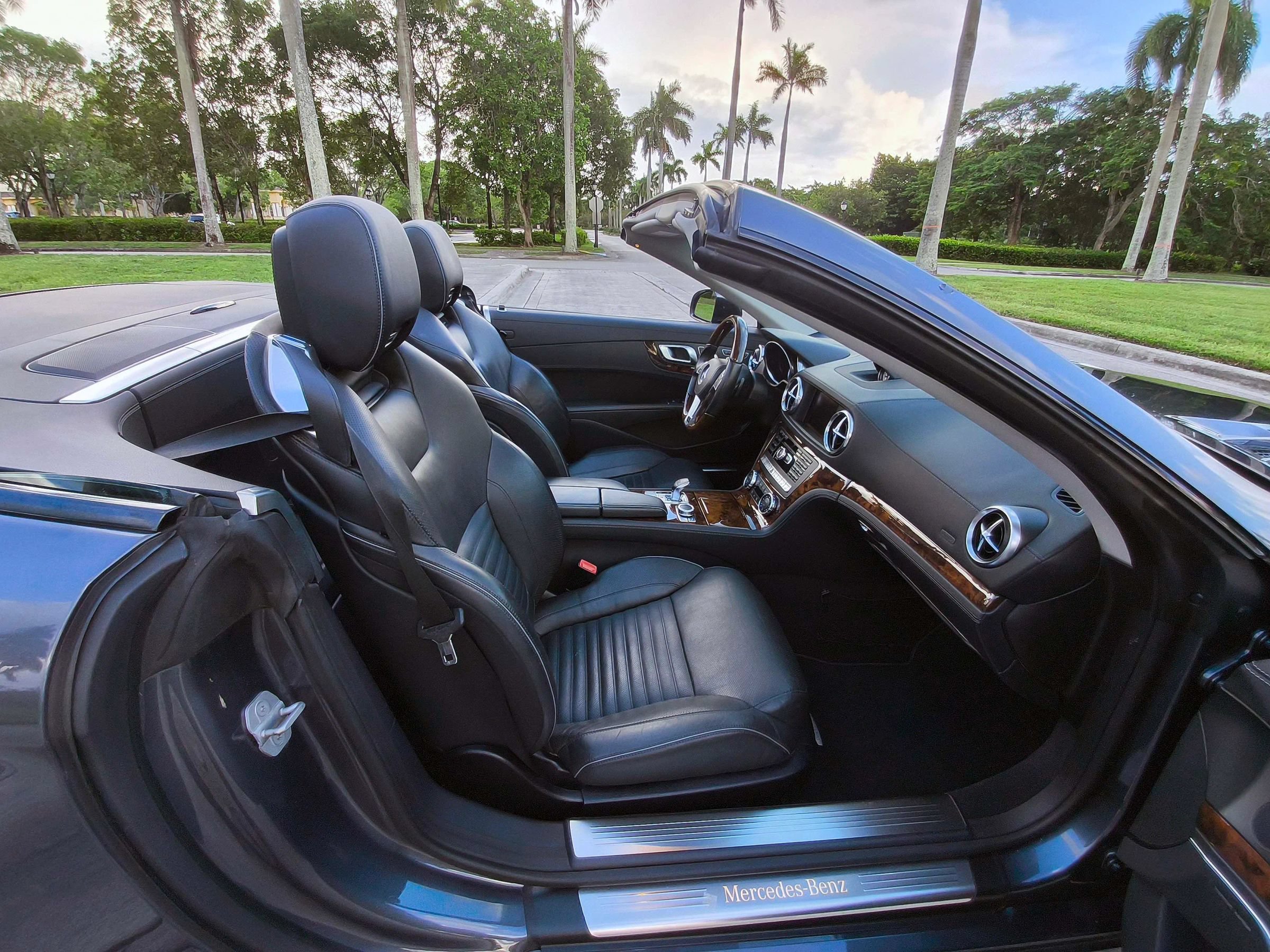 Used 2014 Mercedes-Benz SL 550 image 24