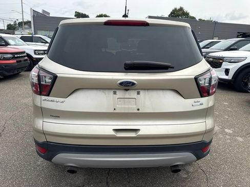 Used 2017 Ford Escape SE w/ SE Cold Weather Package AWD/4WD image 7