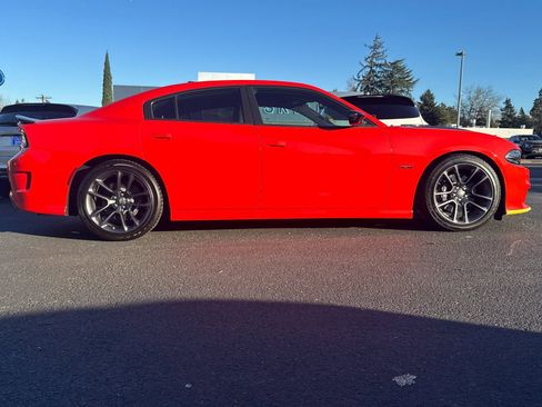 Used 2023 Dodge Charger Scat Pack w/ Plus Group image 2