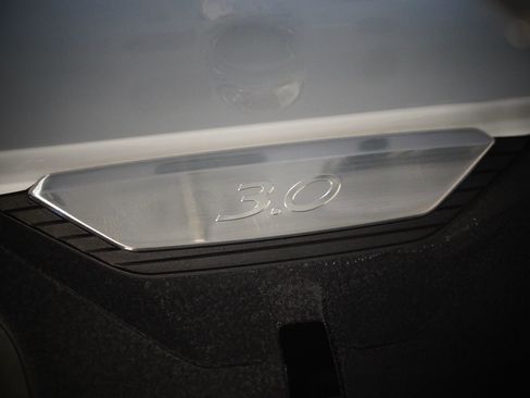 Used 2025 Porsche 911 Carrera image 38