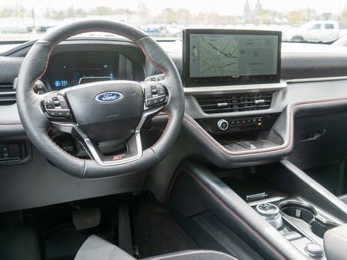 Used 2025 Ford Explorer ST AWD/4WD image 14