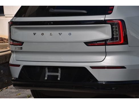 Certified 2025 Volvo EX90 Ultra image 30