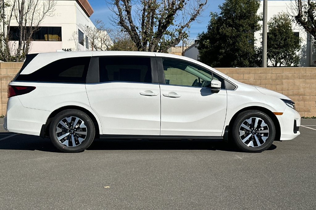 New 2026 Honda Odyssey EX-L image 3