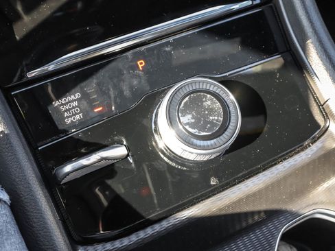 New 2025 Jeep Grand Cherokee Limited w/ Luxury Tech Group II image 21