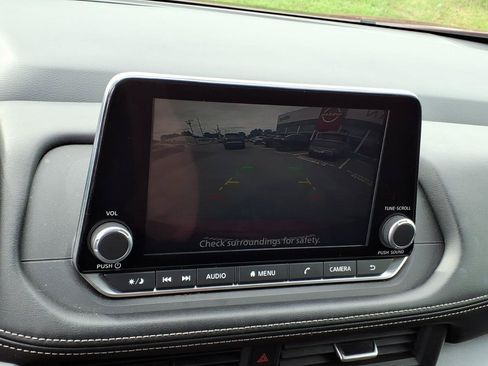Used 2025 Nissan Rogue SV AWD/4WD image 22