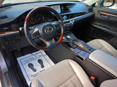 Used 2017 Lexus ES 350 Sedan image 5