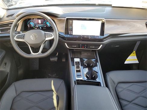 New 2025 Volkswagen Atlas SE image 15