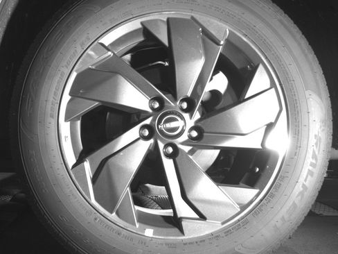 Used 2025 Nissan Rogue SV FWD image 14