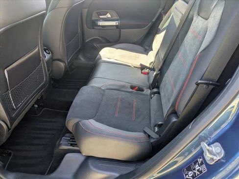 Used 2023 Mercedes-Benz GLB 250 4MATIC image 16