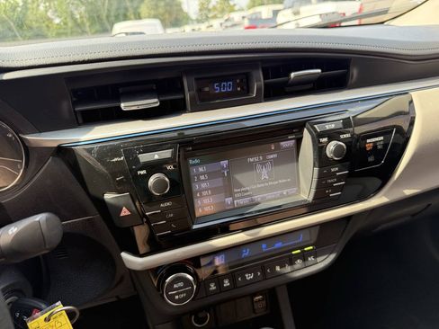 Used 2016 Toyota Corolla LE FWD image 32