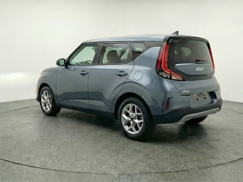 Used 2025 Kia Soul LX w/ LX Technology Package image 6