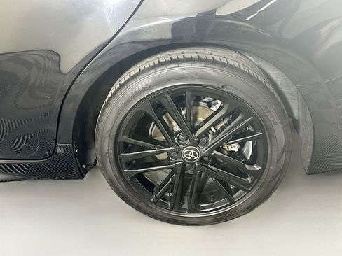 Used 2025 Toyota Camry SE image 11