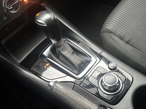 Used 2016 MAZDA MAZDA3 i Touring image 20