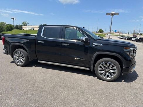 Used 2025 GMC Sierra 1500 Denali w/ Denali Reserve Package AWD/4WD image 13