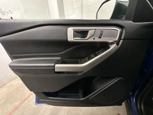 Used 2022 Ford Explorer Limited image 17
