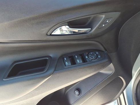 Used 2023 Chevrolet Equinox LT image 10