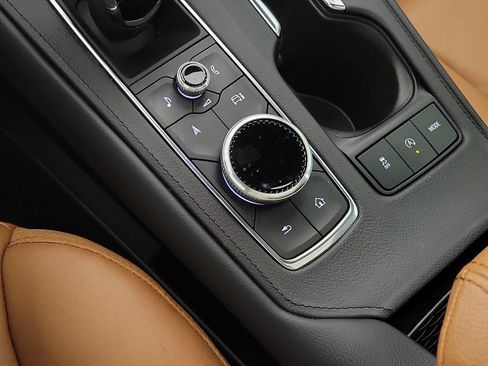 Used 2024 Cadillac XT4 Sport FWD image 33