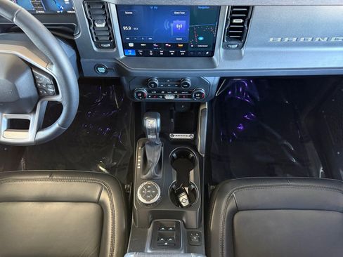 Used 2025 Ford Bronco Badlands AWD/4WD image 15