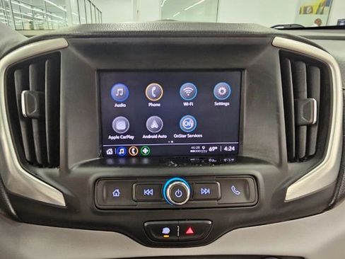 Used 2022 GMC Terrain SLE image 16