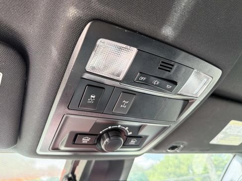 Used 2019 Toyota Tacoma TRD Off-Road AWD/4WD image 31