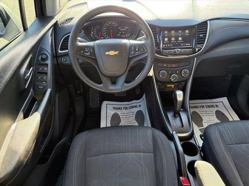 Used 2020 Chevrolet Trax LT image 18