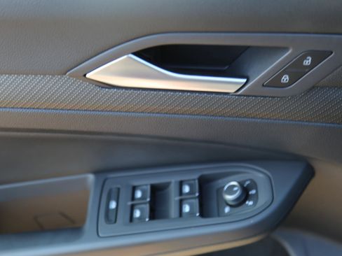 Used 2024 Volkswagen Golf R image 6