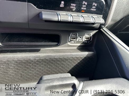 Used 2023 RAM 1500 Big Horn AWD/4WD image 17