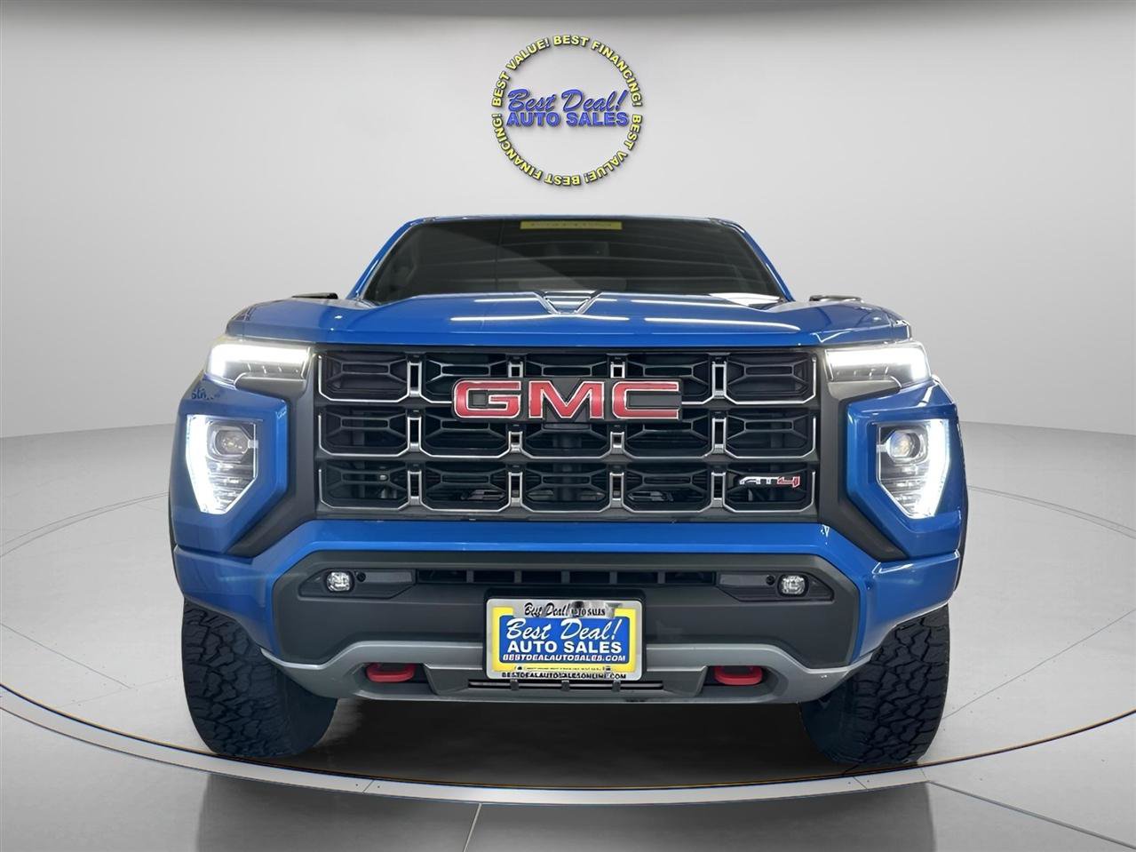 Used 2023 GMC Canyon AT4 w/ AT4 Premium Package AWD/4WD image 8
