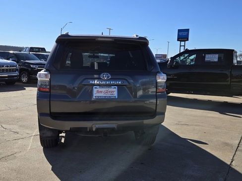 Used 2017 Toyota 4Runner SR5 image 5
