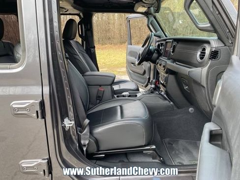 Used 2022 Jeep Wrangler Unlimited Sahara AWD/4WD image 17