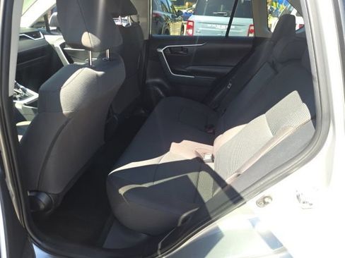 Used 2022 Toyota RAV4 LE AWD/4WD image 15