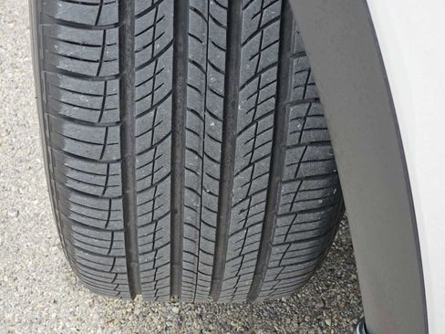 Used 2024 Honda Pilot EX-L image 10