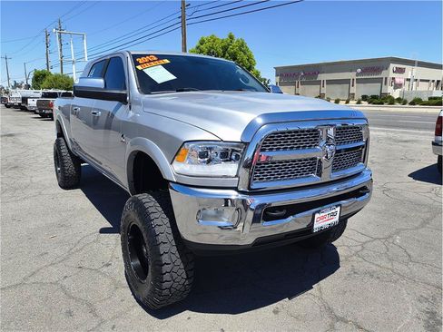Used 2013 RAM 2500 Laramie w/ Convenience Group AWD/4WD image 2