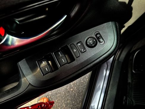 Certified 2025 Honda HR-V LX image 13