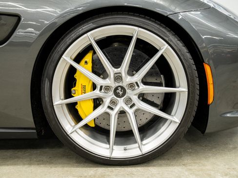 Used 2018 Ferrari GTC4Lusso AWD/4WD image 41