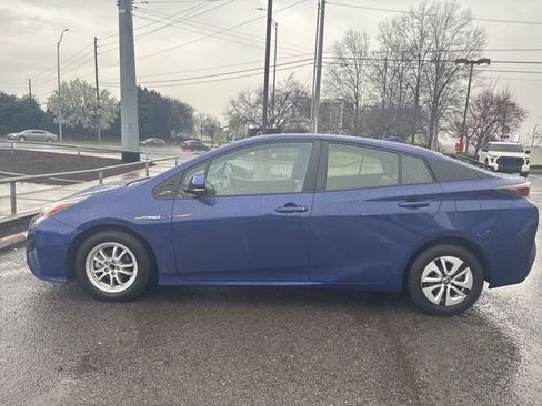 Used 2017 Toyota Prius Four image 7