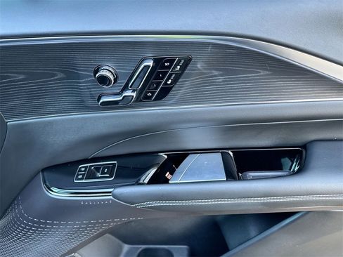 Used 2025 Cadillac Lyriq Sport image 32