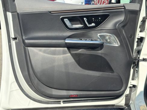 Used 2023 Mercedes-Benz EQE 500 4MATIC SUV image 19